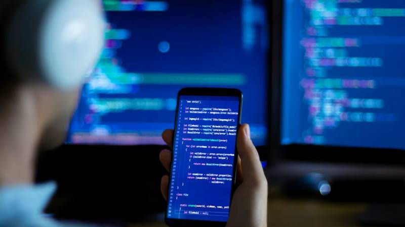 巴音郭楞小程序制作：AI伦理框架下的技术赋能与责任坚守